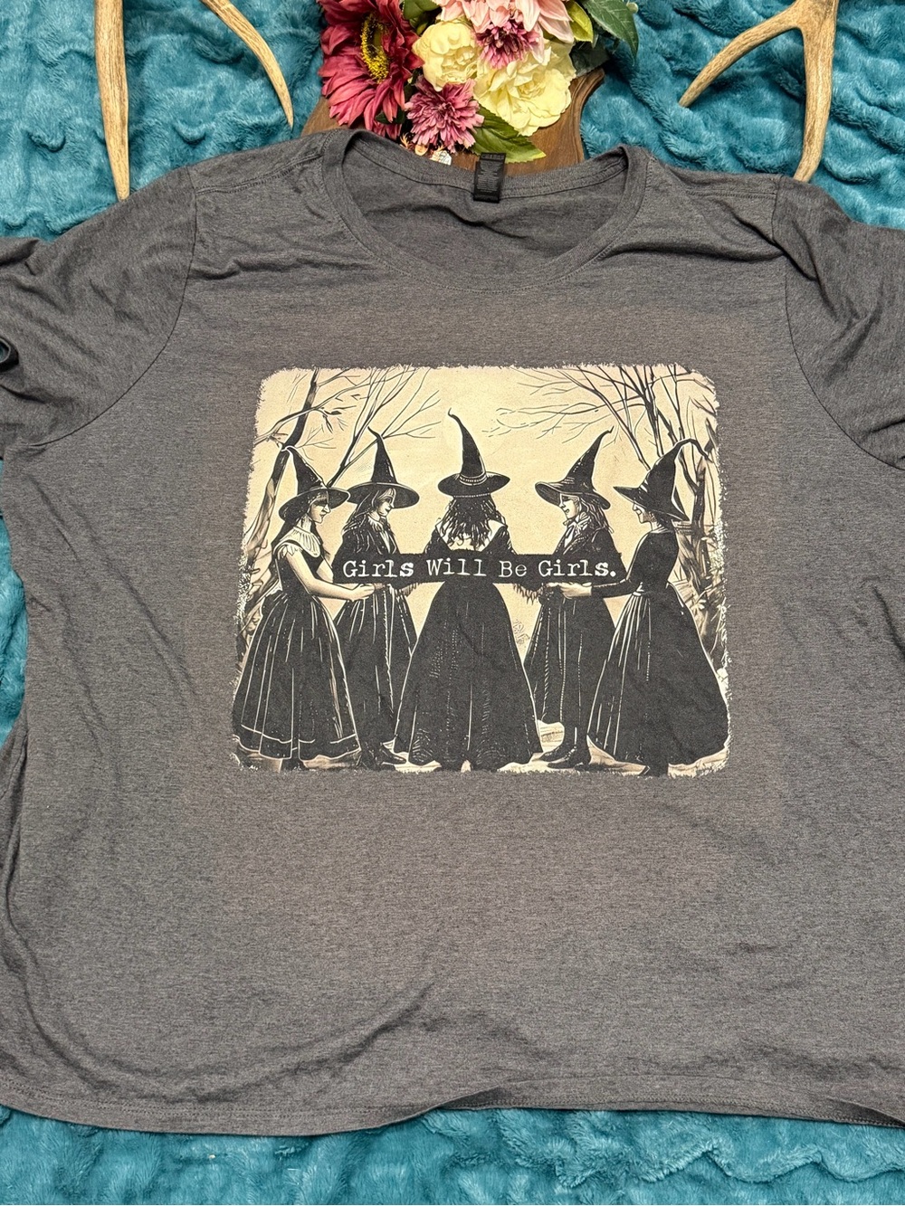 Girls Will Be Girls Witch Graphic Tee Women’s 5X Halloween Plus Size Gray